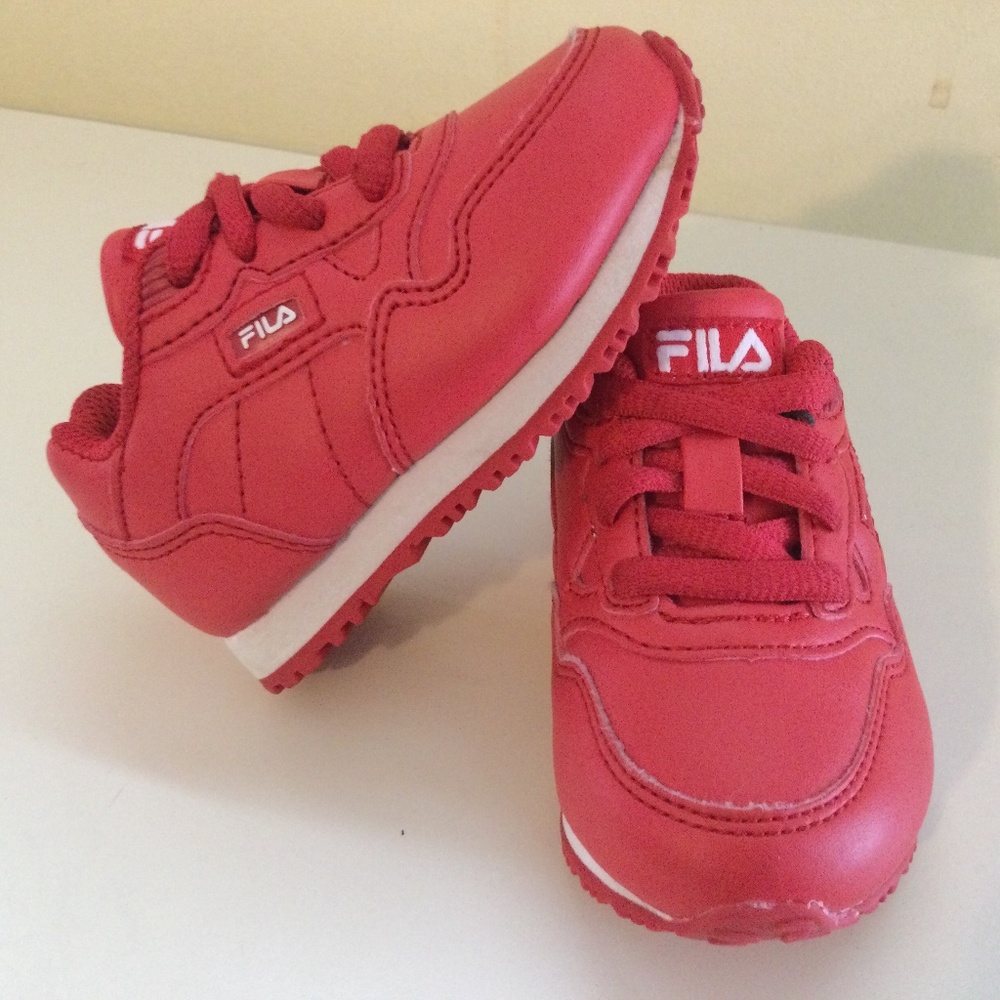 FILA Sz 5 In Excellent Condition